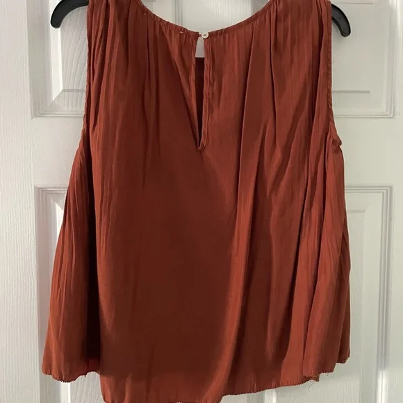 Rust boxy tank - Picture 2 of 2